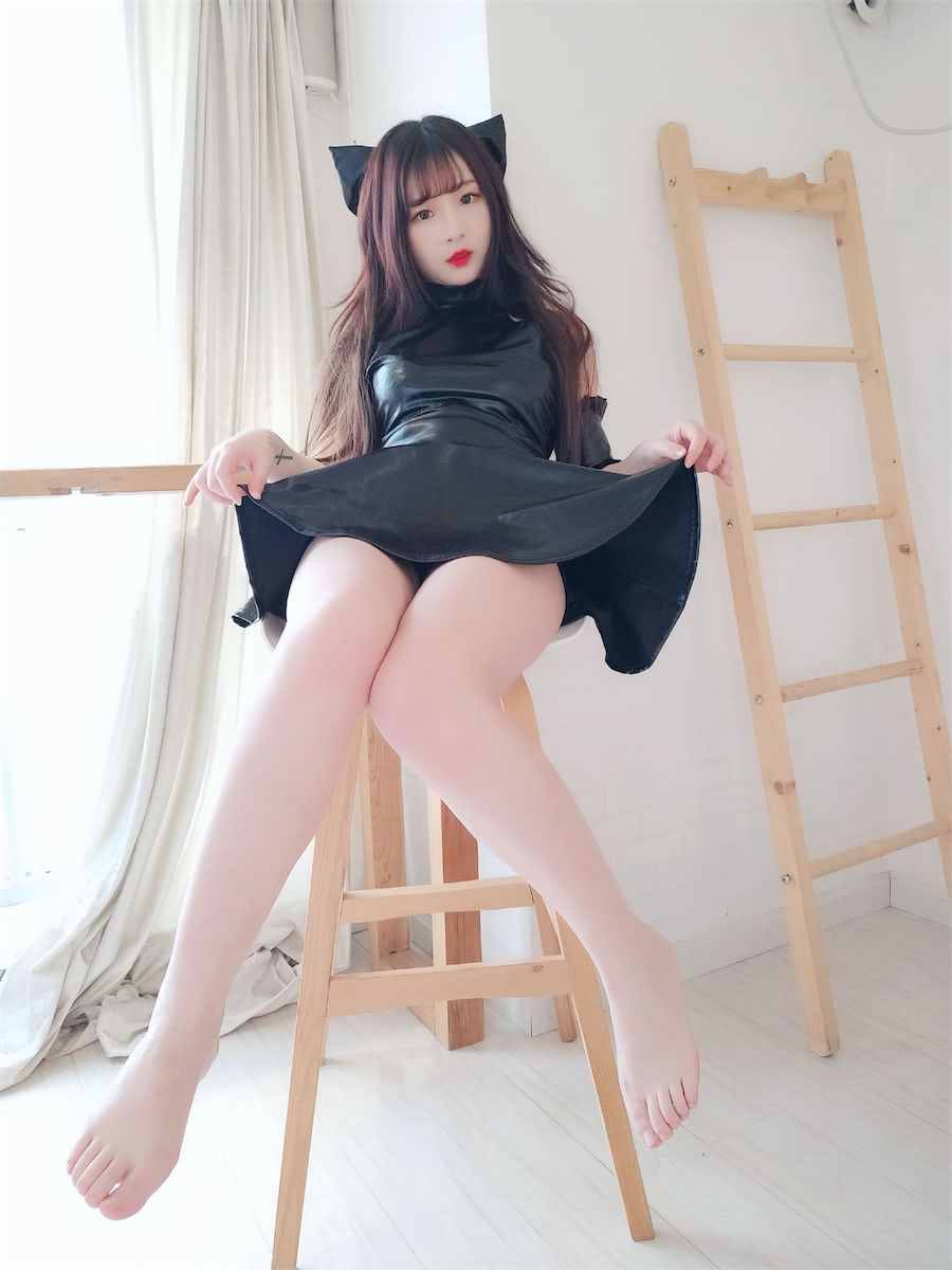 古川kagura黑胶皮裙2
