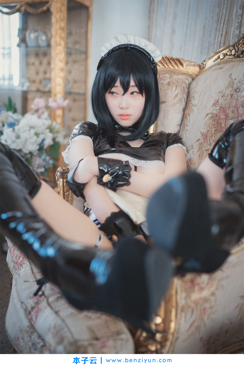 Bambi 黑胶衣女仆4
