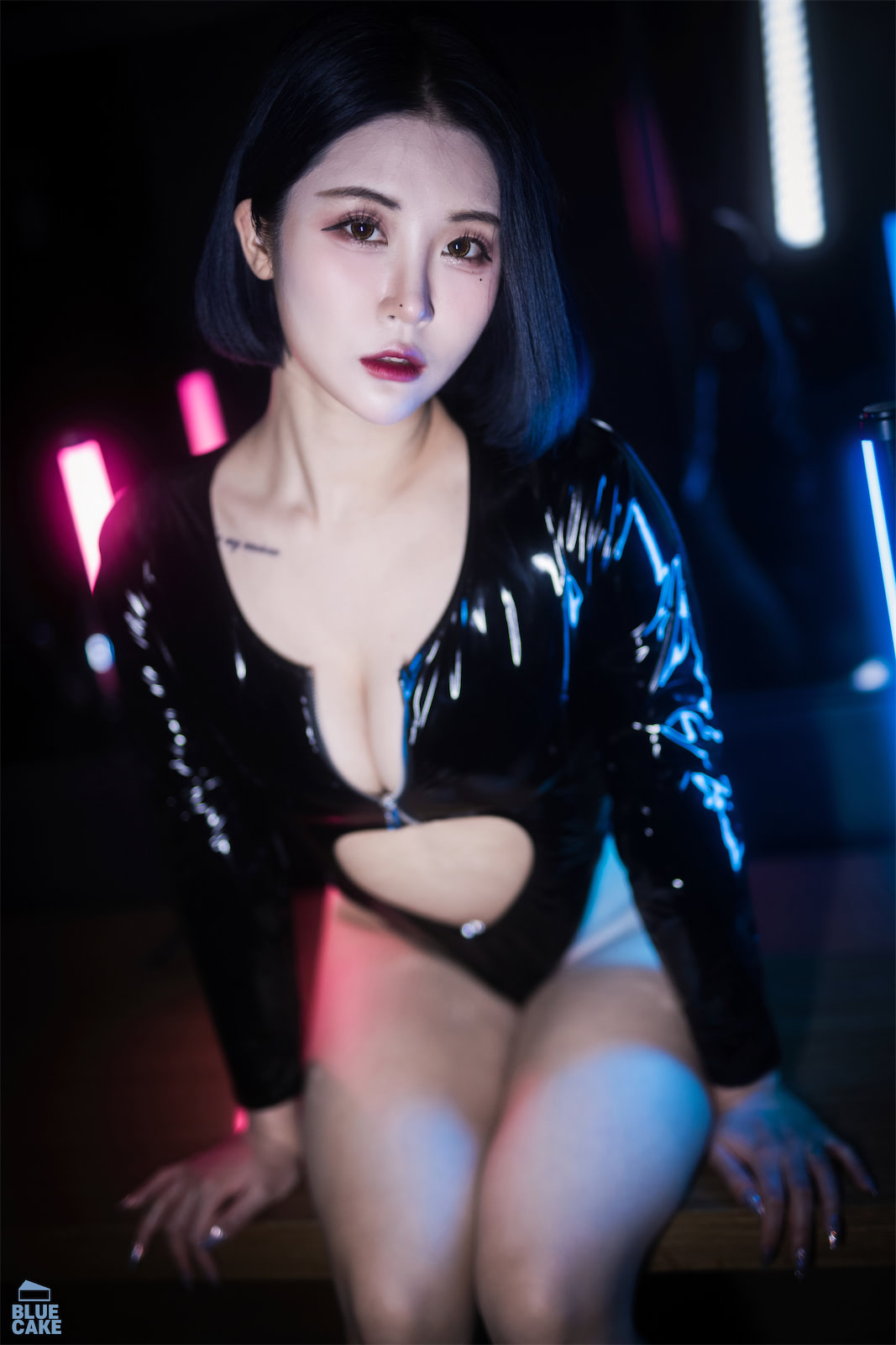 Bomi 黑漆皮夜色女郎1