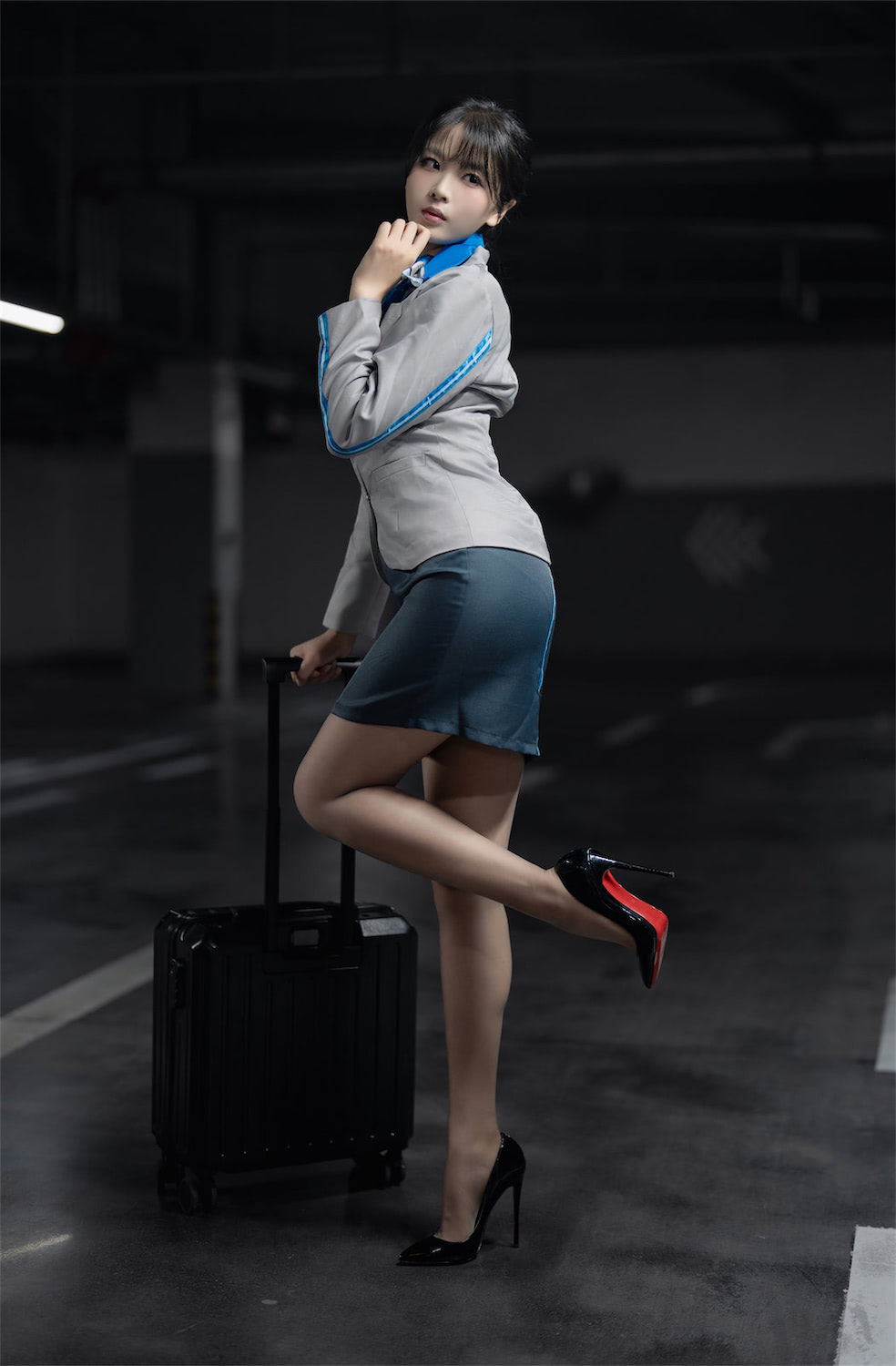 轩萧学姐 空姐车库1