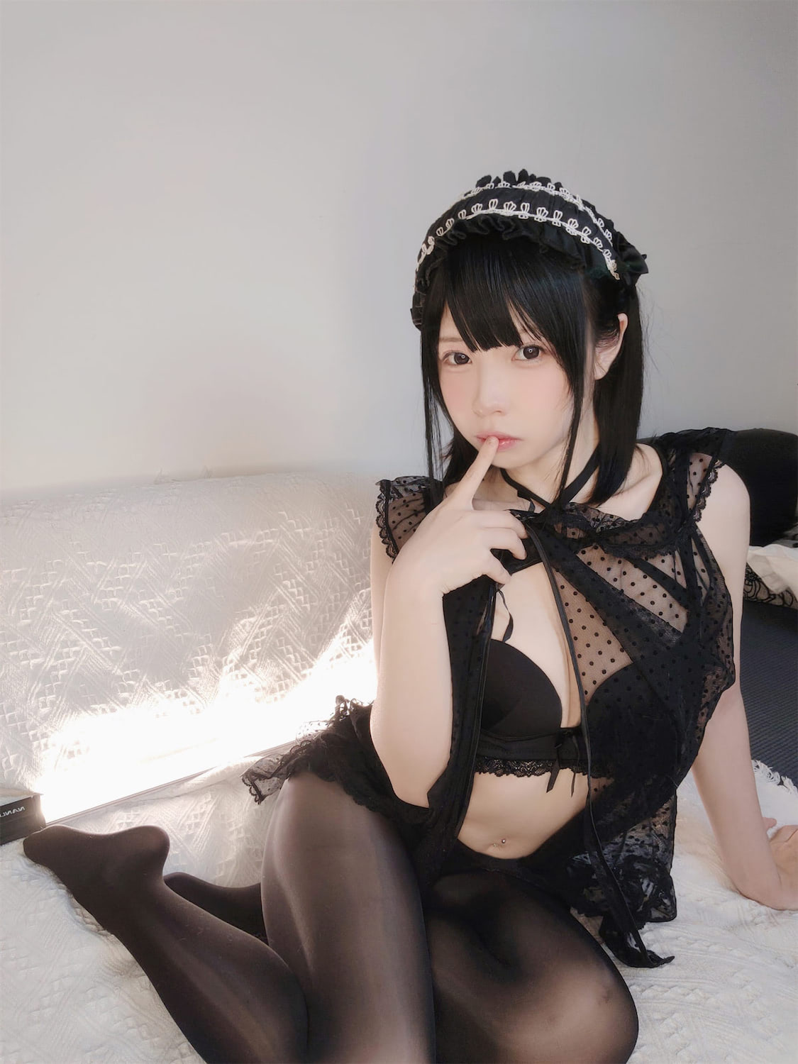 十万珍吱伏特 黑白丝自拍3