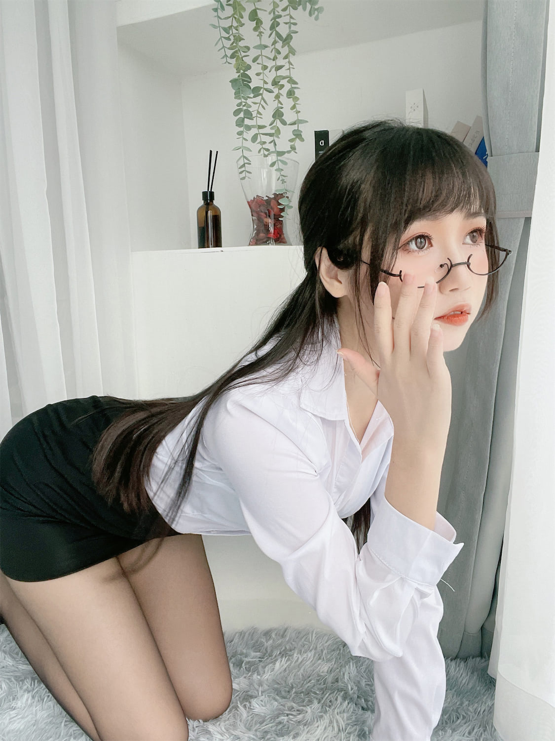 不呆猫 黑丝包臀OL自摄3