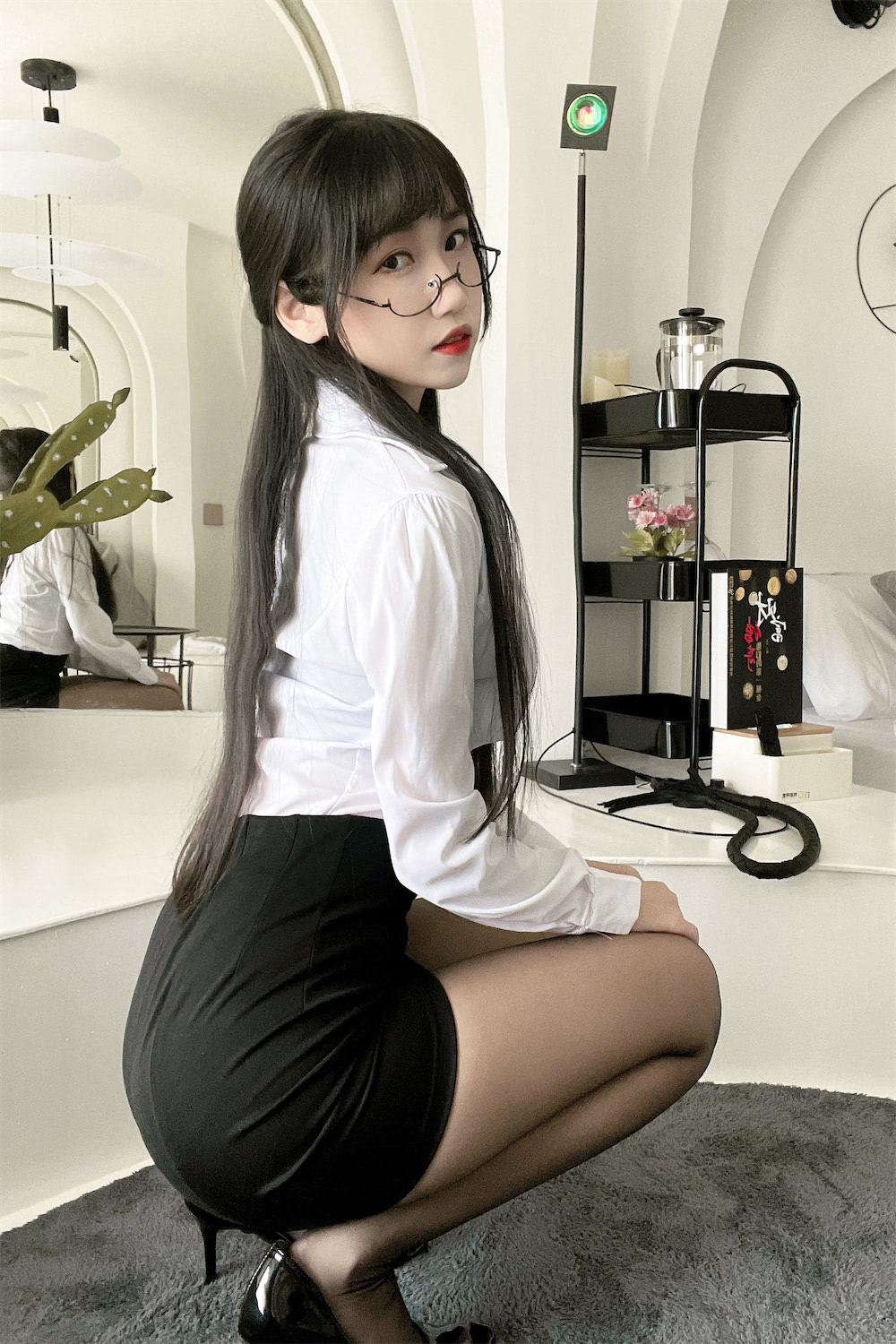 不呆猫 黑丝包臀OL自摄4