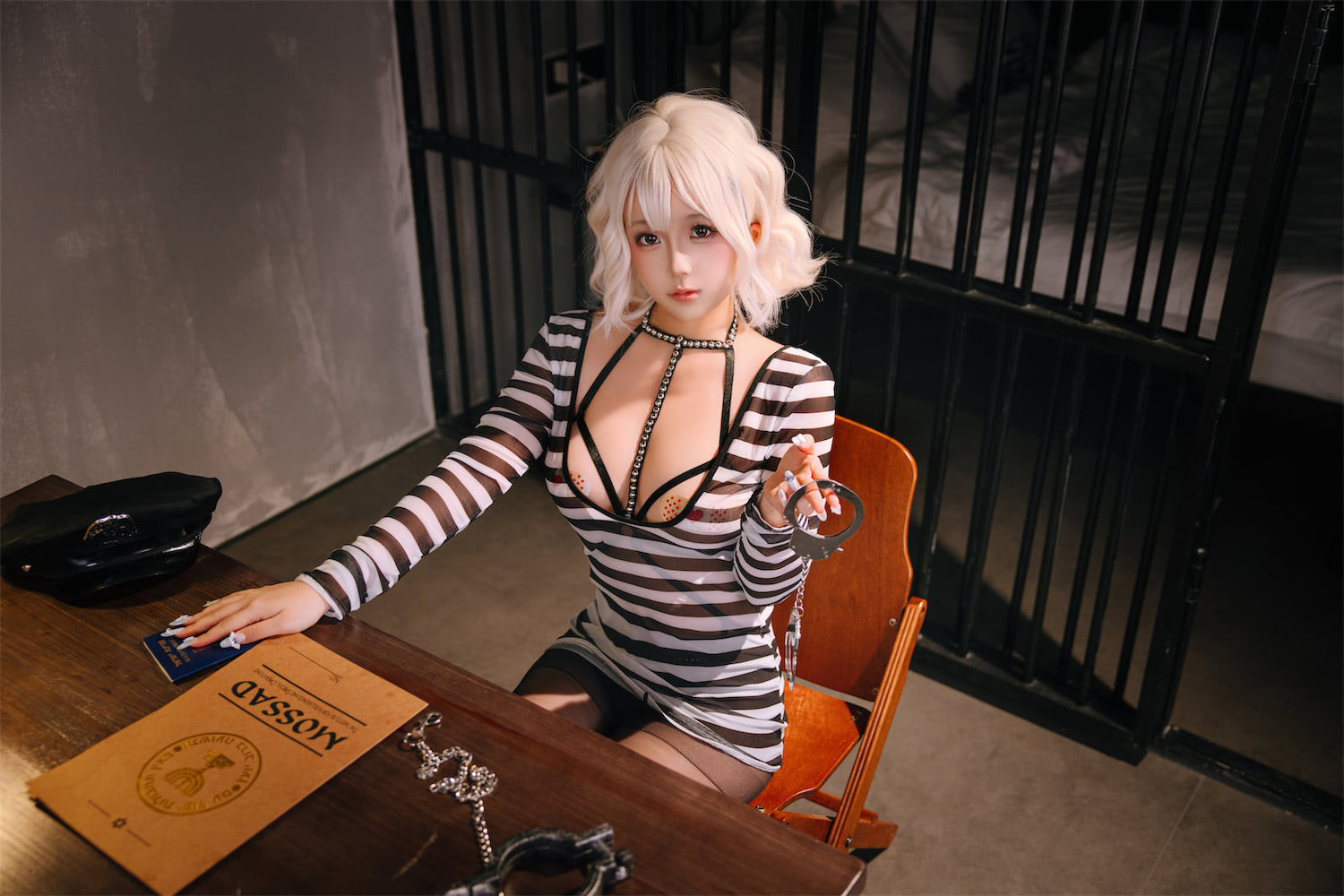 日奈娇 审讯室6