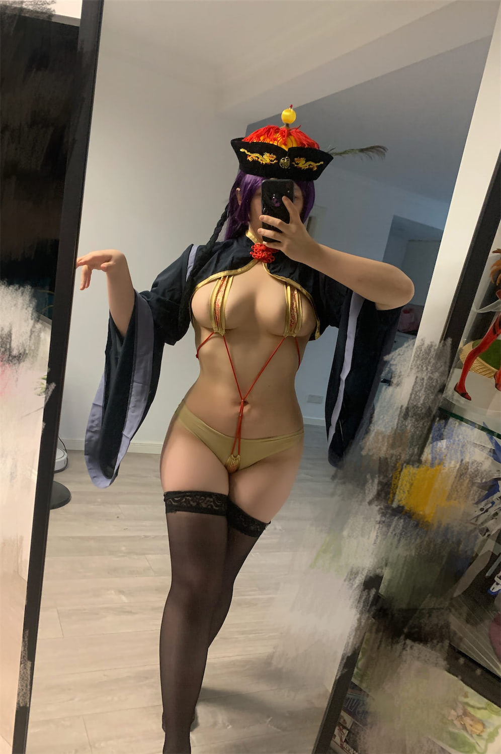 Zyra秋 奶光僵尸娘自拍7