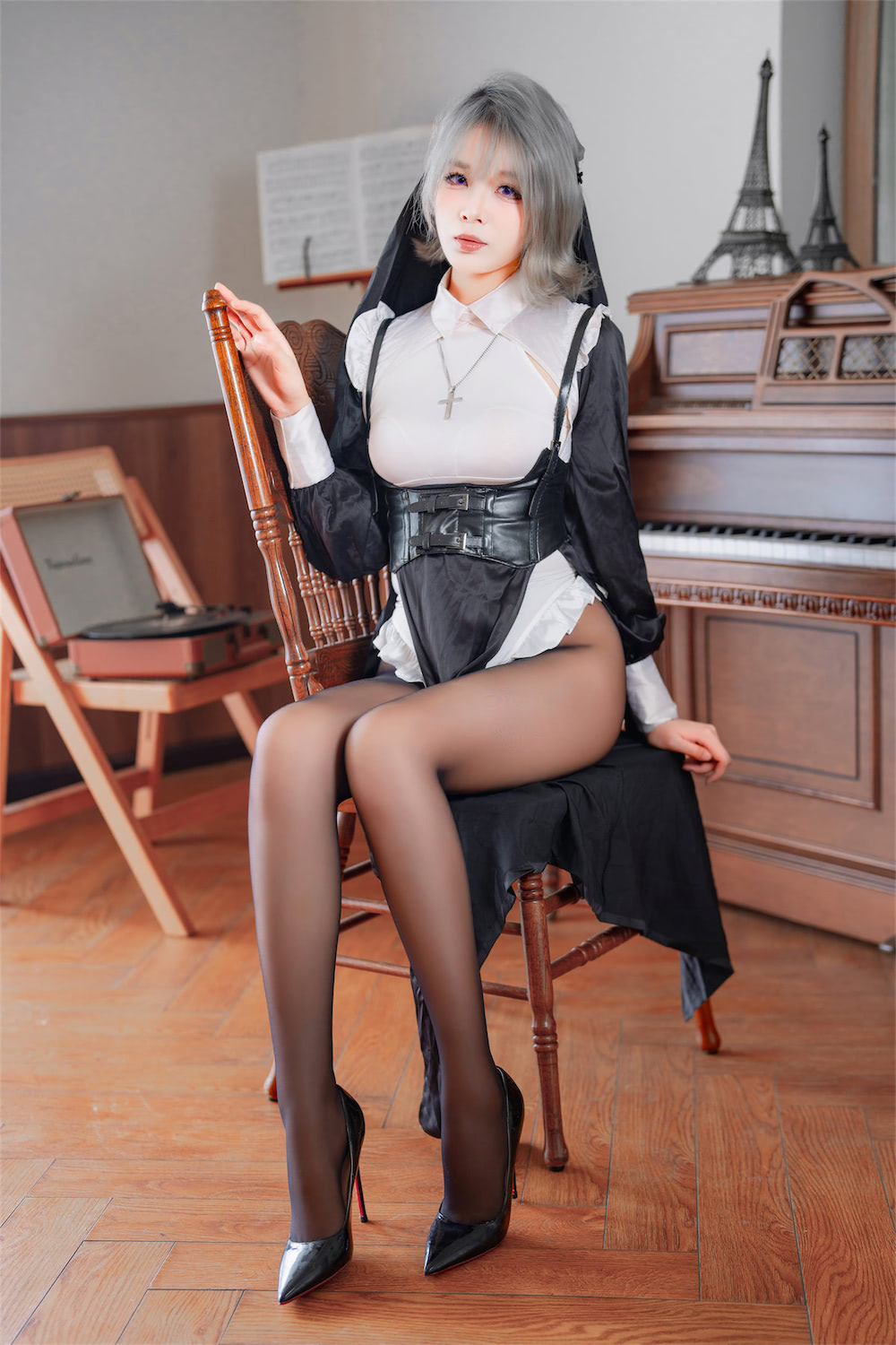 轩萧学姐 黑丝肉丝修女1