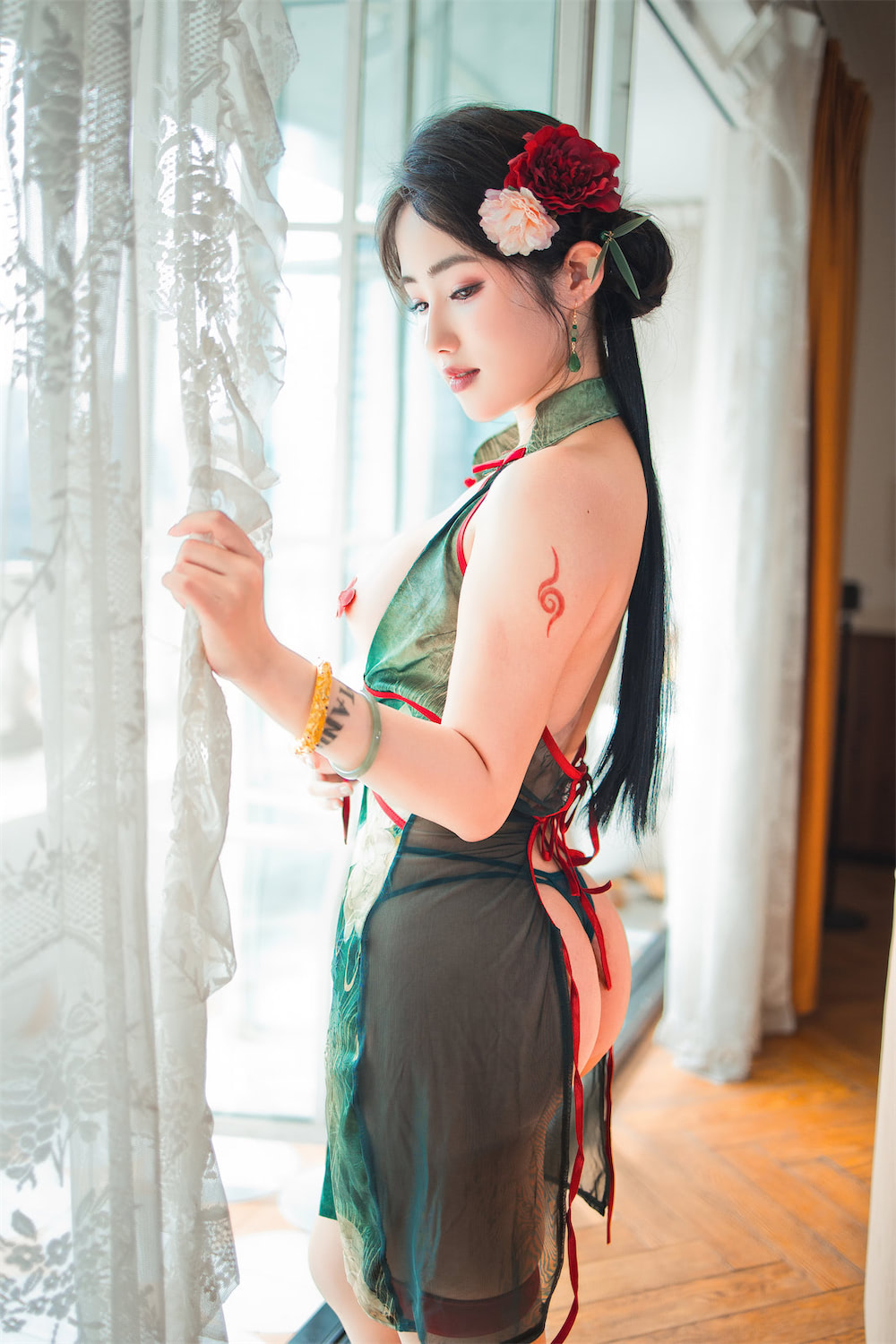 钛合金 绿色旗袍5