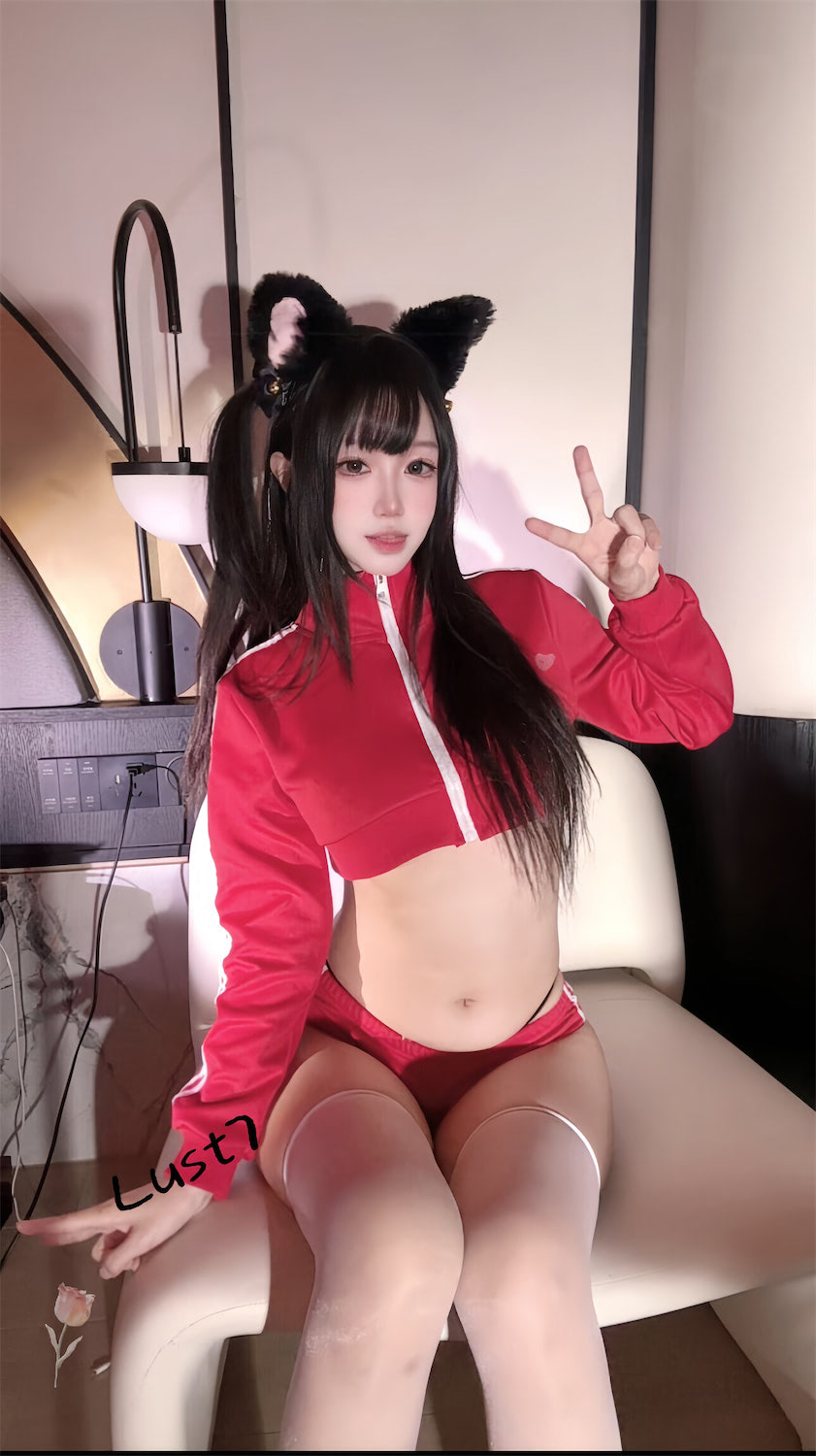 柒柒要乖哦 红色体操服1